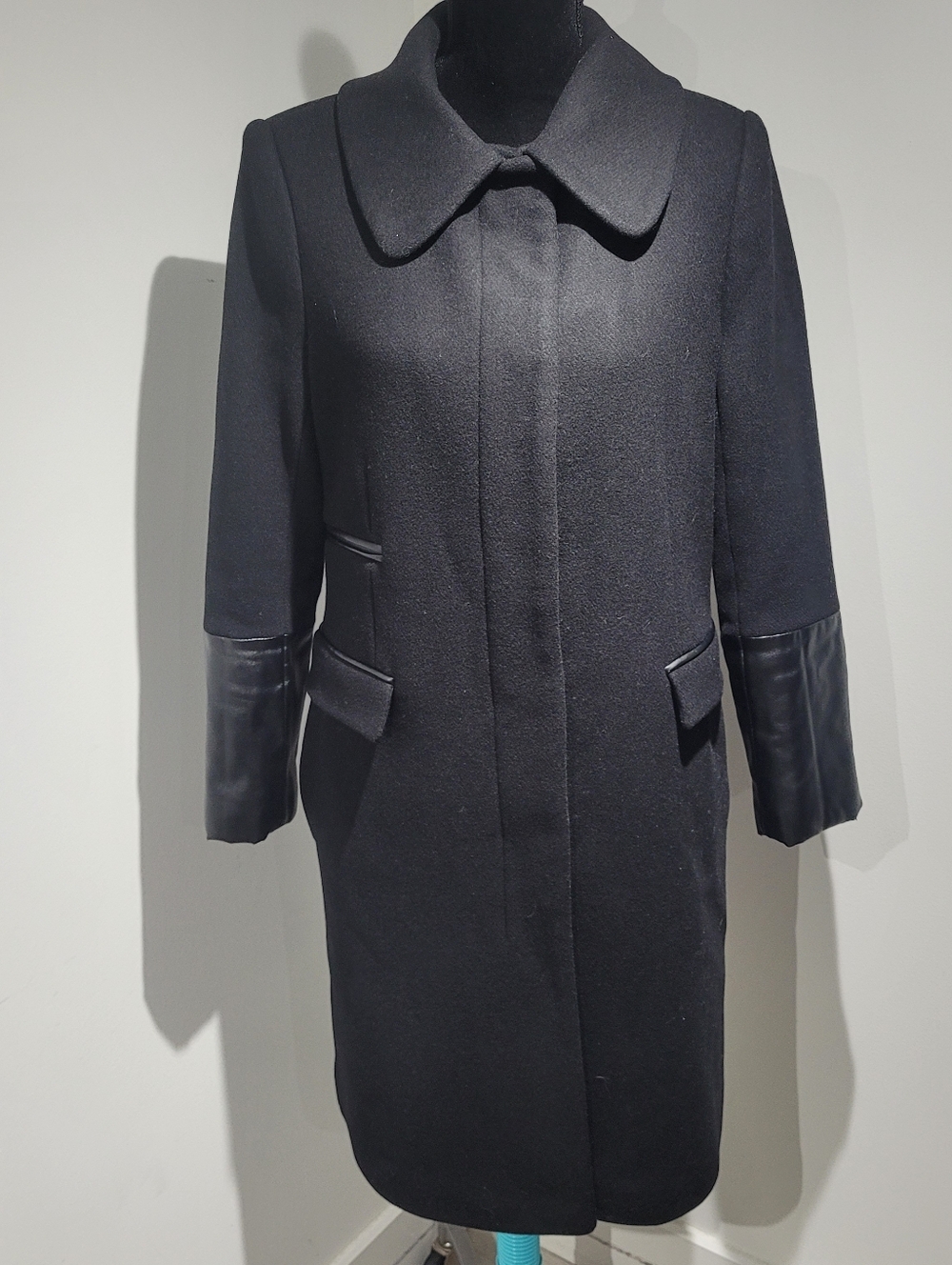 Novelti Women's Wool-Blend Knee-Length Coat w/ Faux Leather Cuffs & Trim 8 Black